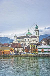 索洛图恩的Solothurn海滨和圣乌尔斯大教堂图片