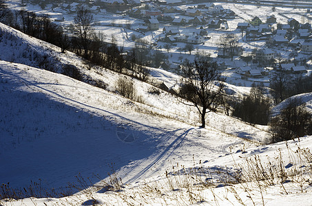 喀尔巴阡山谷被新雪覆盖 大雪遍地 自然 季节图片