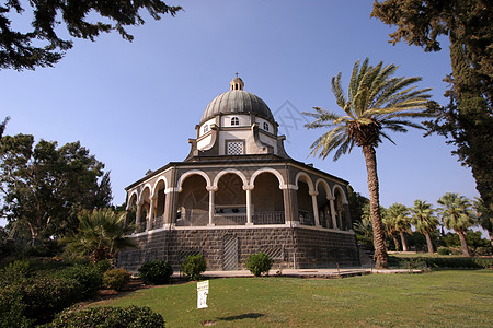 贝都因教堂建在俯视以色列加利利海的山丘上 信仰 阳光图片