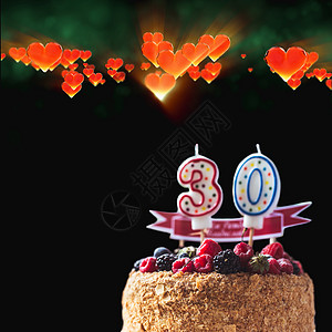 红莓黑莓生日蛋糕 上面有30号蜡烛的黑色背景和文本复制空间 几何三角花式低聚点风格圆云3d插图 快乐的 馅饼图片