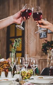 双方烤红酒 问候语 干杯 裁剪 快乐的 葡萄酒 圣诞节的时候图片