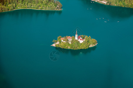 布莱德湖与岛上教堂的空中全景 斯洛文尼亚 欧洲图片