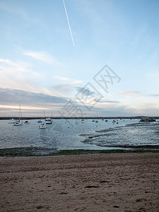 带停泊船的海空海滨海岸海滩 风景 英国 水 地形图片