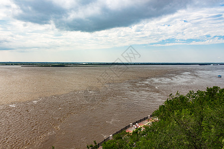 俄罗斯哈巴罗夫斯克市附近阿穆尔河洪水泛滥 2018年7月31日 街道 摩天轮图片