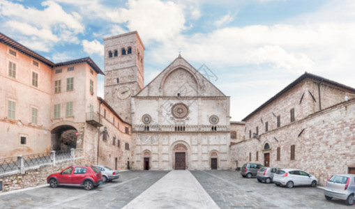 参照意大利阿西西大教堂的情况 重点分散的背景背景图片