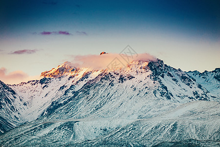 新西兰库克山和拉佩罗斯山峰日落 雪 风景 麦库克图片