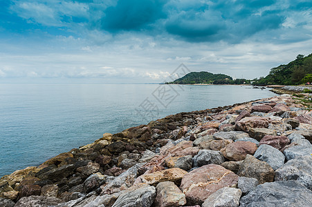 岩石海滩和海洋景观山景点 云 夏天 岛 地标图片