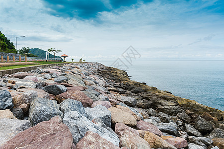 岩石海滩和海洋景观山景点 港口 假期 风景 岛图片