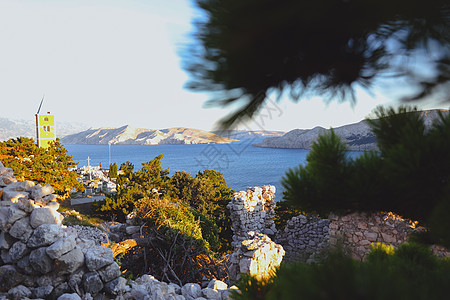 克罗地亚亚得里亚海夏季海湾海岸 从山上查看 夏天 支撑图片