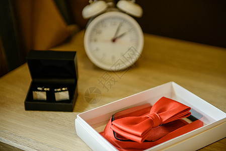 Groom的结婚饰品 领带 西装 袖扣 腰带和鞋子 夹克 领结图片