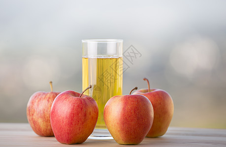 苹果果汁 非酒精性 液体 饮料 甜的 可口 自然 苹果汁图片