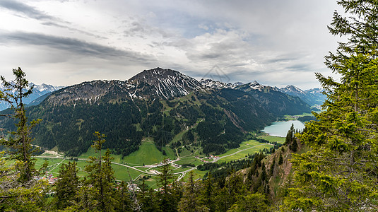 踏上坦海默塔尔 湖 风景 山链 自然 高山 岩石 顶峰图片