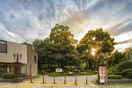 日落的天空在希比亚公园入口处图片