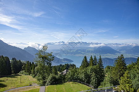 瑞士阿尔卑斯山脉在里吉卡尔特巴德的风景 卢塞恩图片