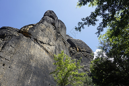 在瑞士萨克森发现的高沙岩石岩图片