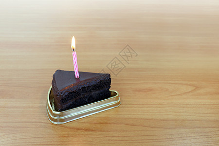HBD 蛋糕巧克力深色 1 件新月形 吹蛋糕蜡烛棕色 桌木生日快乐一周年 庆典 吃图片