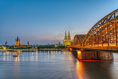莱茵河与著名的科隆天线 地标 旅行 黎明 世界遗产 旅游图片