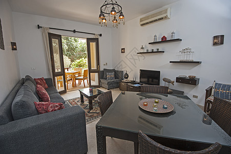 豪华别墅客厅室内设计 椅子 小地毯 地面 房间 奢华图片