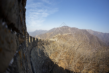 中国北京 — CIRCA 2020 中国北京附近怀柔区慕田峪绿色森林景观中的中国长城 中国城墙秋景 丝绸之路 老的图片