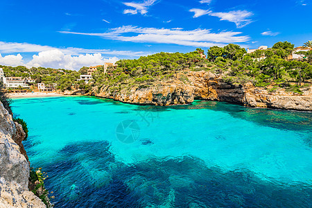 西班牙马杰卡岛 地中海巴利阿里群岛卡拉桑塔尼海滩美丽的海湾图片