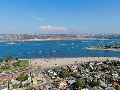 美国加利福尼亚州圣地亚哥飞行任务湾和海滩的空中浏览情况 美国 海滨 港口图片