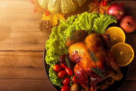 感恩节烤火鸡或鸡和蔬菜 金的 厨房 摄影 秋天图片