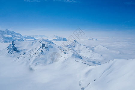 来自P的瑞士天际天空线上的 雪幕 旅行 季节图片