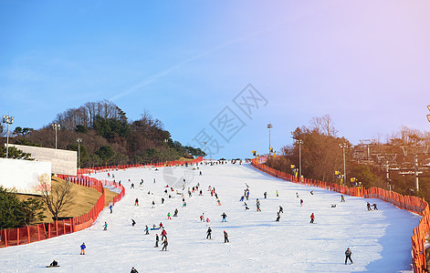 冬季流行滑雪运动 旅行 电缆 冬天 运输 天线 自然图片