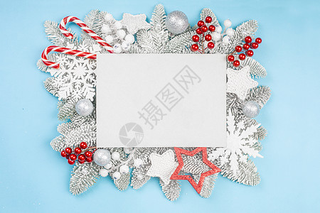 Frost fir 树和圣诞装饰 雪 星星图片