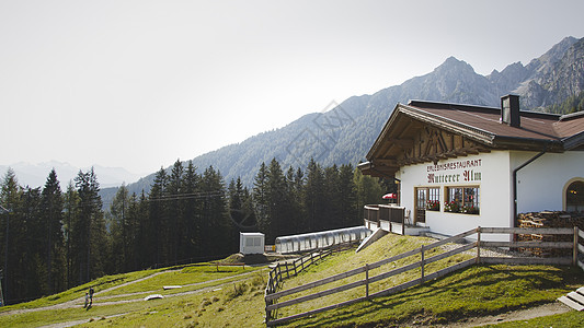 奥地利阿尔卑斯山 穆特拉姆 户外 旅游 假期 顶峰图片