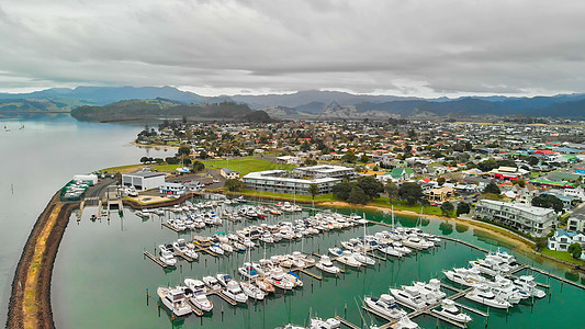 水星湾 Whitianga 新西兰北岛无人驾驶飞机空中观测 码头 浪潮背景图片