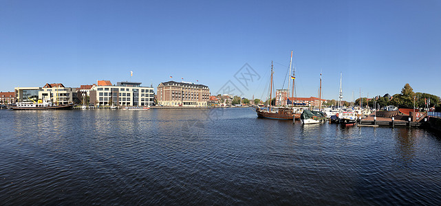 Emden旧内陆港的全景 巡航 海滨 港口 埃姆登高清图片