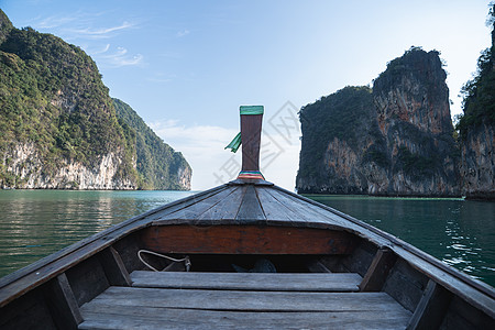 木制长尾游艇前往美丽岛屿的船头 泰国旅行观光船概念 长的 天堂图片