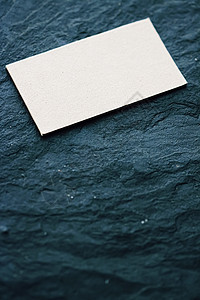 黑石背景白纸牌 豪华品牌平板套版和模型品牌身份设计等白色商业名卡 俱乐部 备忘录图片