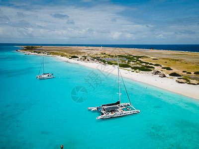 小库拉索岛以白色沙滩和湛蓝清澈的海洋一日游和浮潜之旅而闻名 加勒比海的克莱因库拉索岛 海湾 自然图片