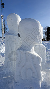 艺术 冬季在瑞典北部基律纳雪雪中心的一个广场上雕冰的石刻 户外 公园图片