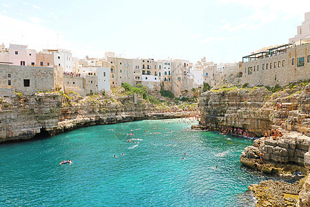 Polignano 令人叹为观止的景象 普利亚 意大利 意大利全景 在亚得里亚海的峭壁 旅行 镇图片