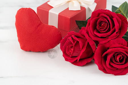 与玫瑰花和礼物盒的情人节设计概念背景 母亲图片