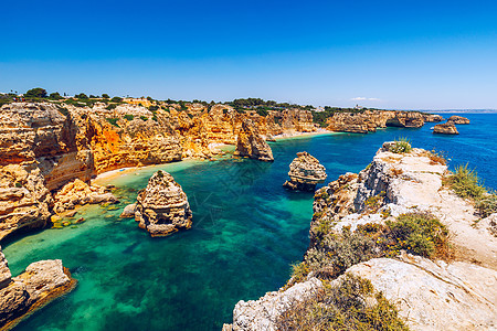 葡萄牙阿尔加维美丽的海滩 Marinha 海军海滩 是葡萄牙最著名的海滩之一 位于阿尔加维拉戈阿市的大西洋沿岸 波尔蒂芒 石头图片