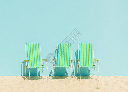 san 上的空沙滩椅图片