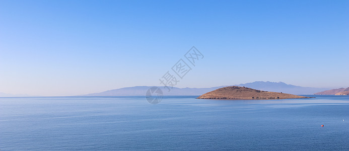 颐和园全景平静蓝水和岛屿的爱琴海 暑假概念和旅行背景;以及背景