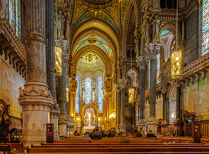 法国罗昂里昂Basilica的圣母院内图片