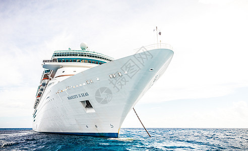 拿骚 巴哈马 — 2014 年 9 月 6 日 皇家加勒比的船 2014 年 9 月 6 日在巴哈马港航行 乘客 天堂图片
