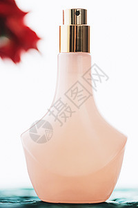 旧粉粉和金香水瓶 美容和化妆品 女性化的 奢华 花的背景图片