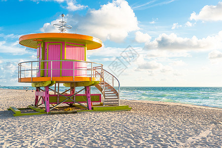 美国佛罗里达州迈阿密海滩日出时 客机舱 塔图片