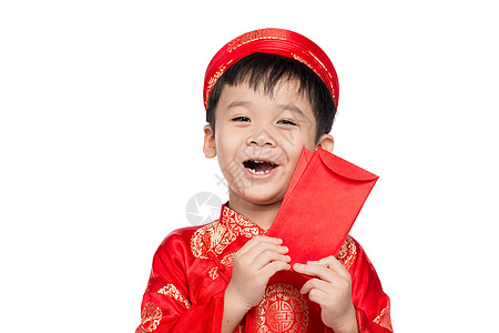 越南小男孩拿着红包过春节 这个词的意思是双喜临门 它是农历新年或 Tet 假期的礼物 红色隔离背景 快乐 微笑图片