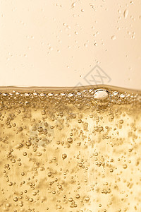 香槟泡泡会点燃新年晚会的火花 高品质照片图片