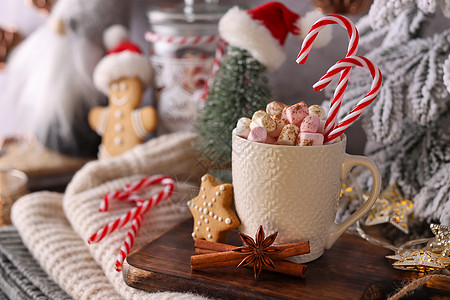 圣诞糖果甘蔗心脏形状 bokeh背景 温暖的图片