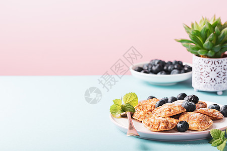 荷兰小型煎饼 薄荷 午餐 美食 调子 食物 营养 早午餐图片