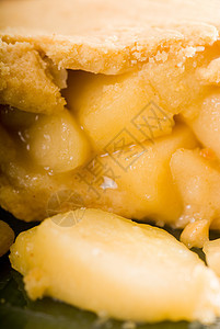 新鲜自制苹果派 食物 营养 肉桂 香草 甜的图片